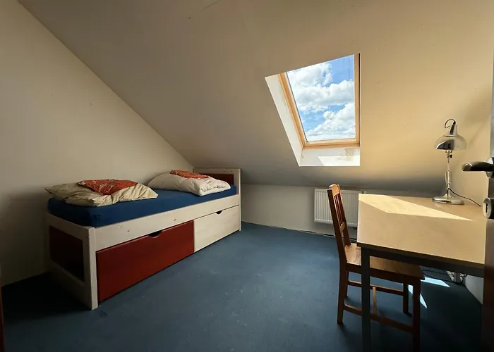 Domov Pro 8 Hostu Ve Meste Villa