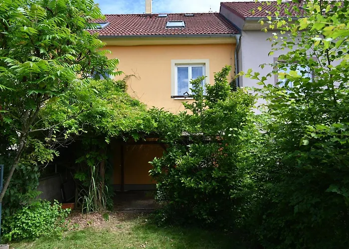 Domov Pro 8 Hostu Ve Meste * Karlsbad