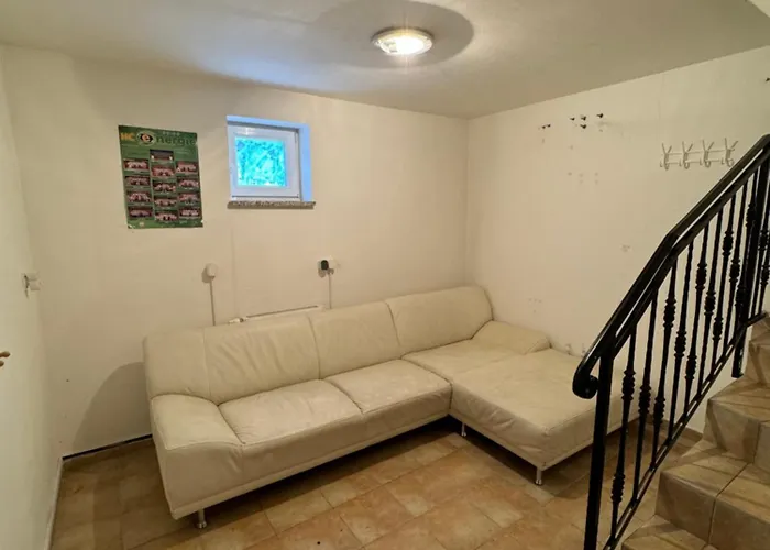 Villa Domov Pro 8 Hostu Ve Meste *