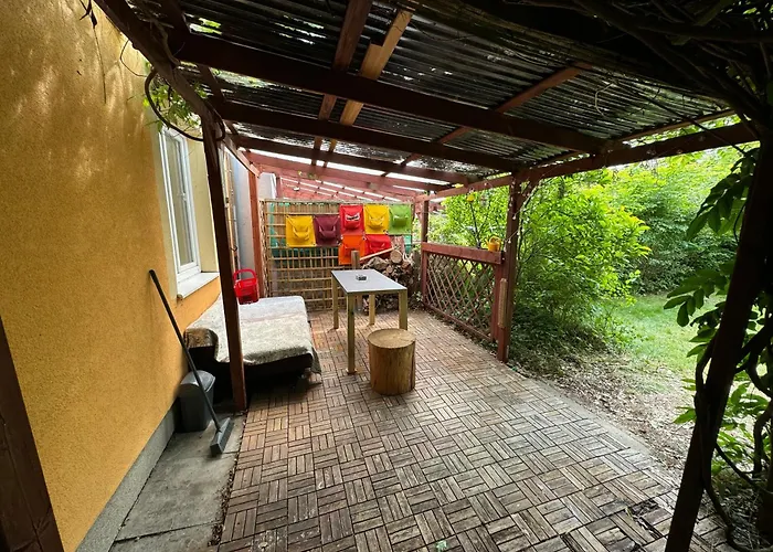 Villa Domov Pro 8 Hostu Ve Meste